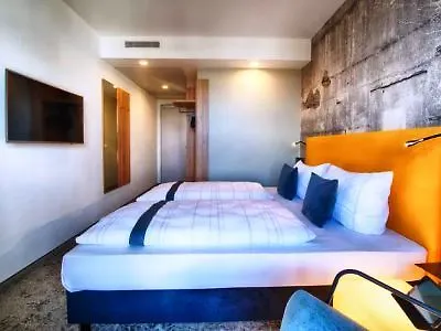 Loginn By Achat Hotel